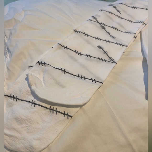 Snag tights brand new (3 for $20 bundle) - Picture 2 of 3